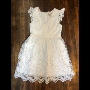Altar d state Large lace white dress